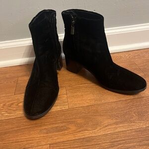Heeled booties